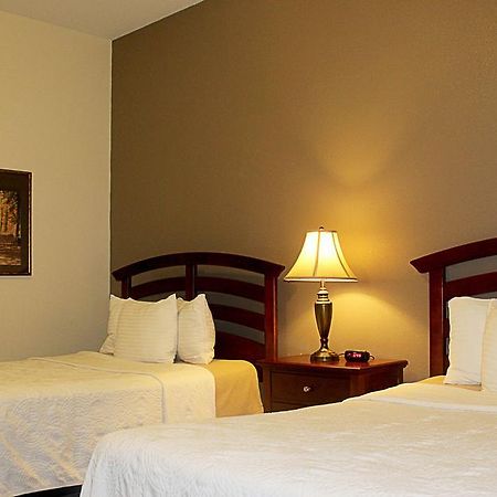 Crystal Springs Inn And Suites Towanda Extérieur photo