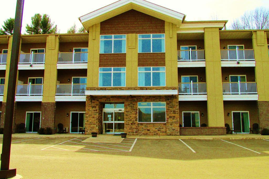 Crystal Springs Inn And Suites Towanda Extérieur photo