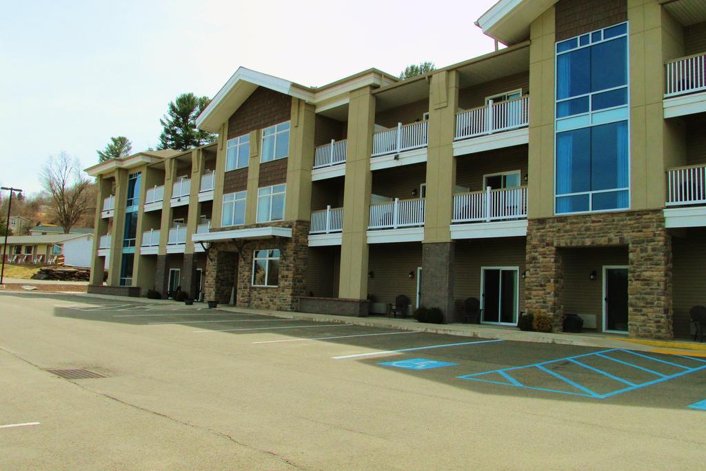 Crystal Springs Inn And Suites Towanda Extérieur photo