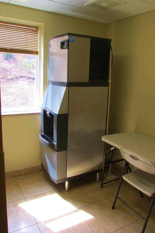 Crystal Springs Inn And Suites Towanda Extérieur photo