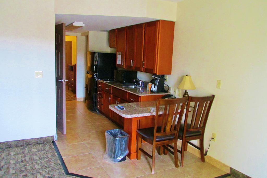 Crystal Springs Inn And Suites Towanda Chambre photo