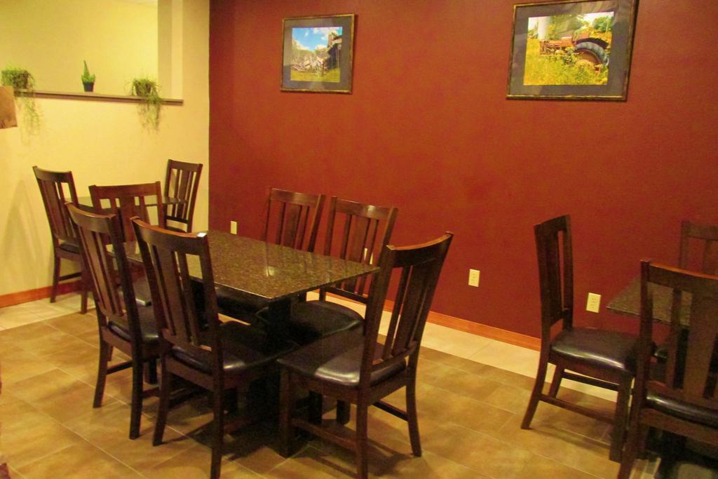 Crystal Springs Inn And Suites Towanda Extérieur photo