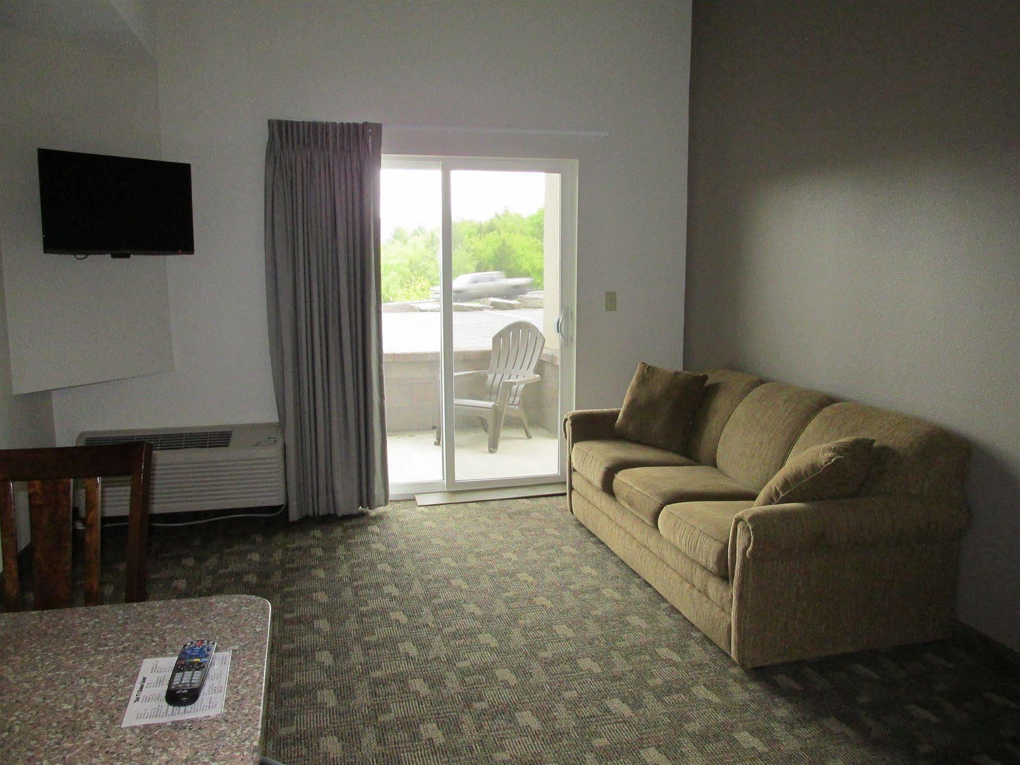 Crystal Springs Inn And Suites Towanda Extérieur photo