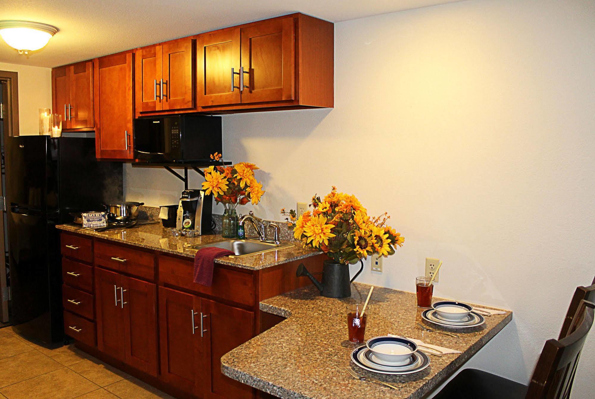 Crystal Springs Inn And Suites Towanda Extérieur photo