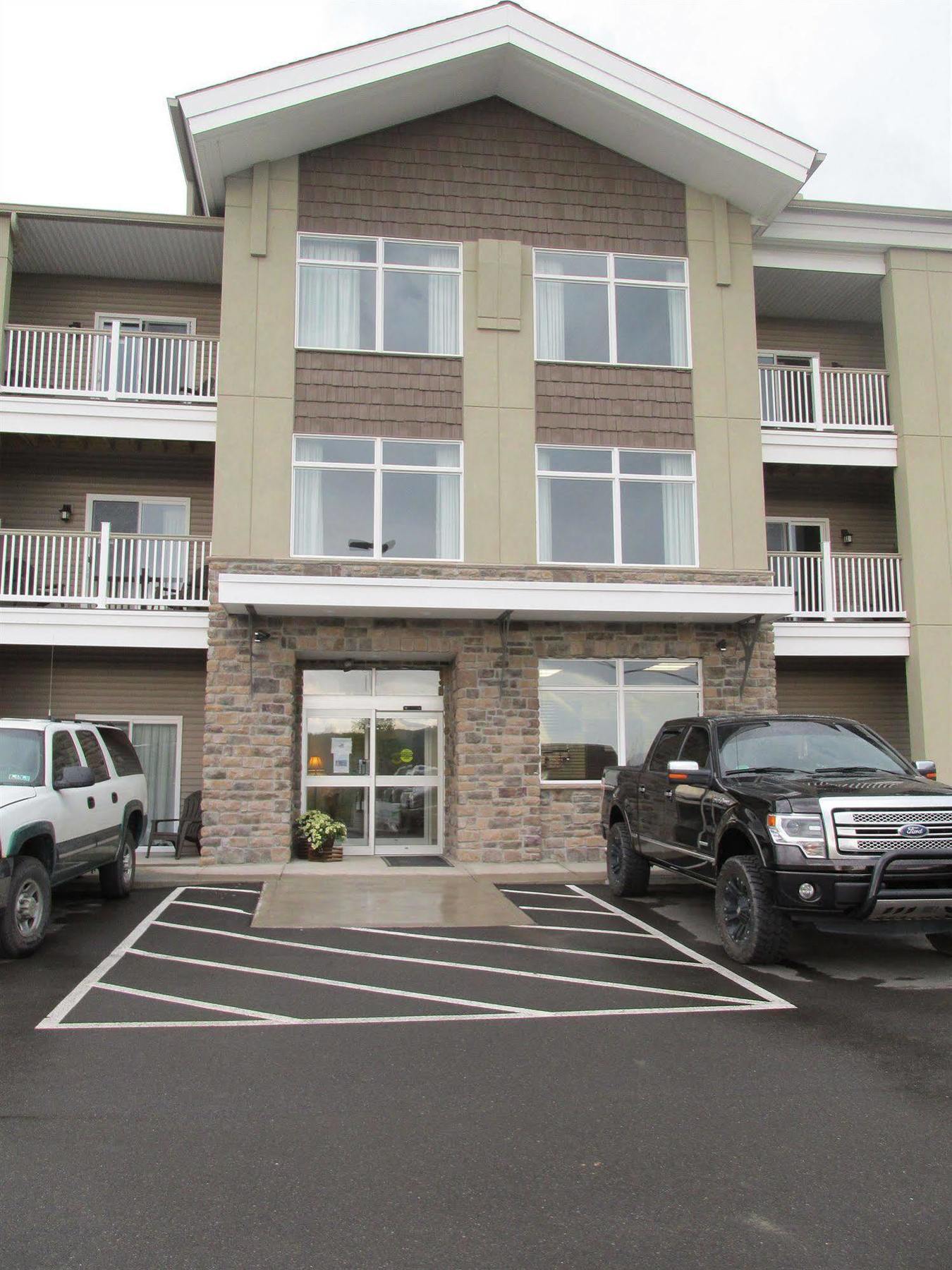 Crystal Springs Inn And Suites Towanda Extérieur photo