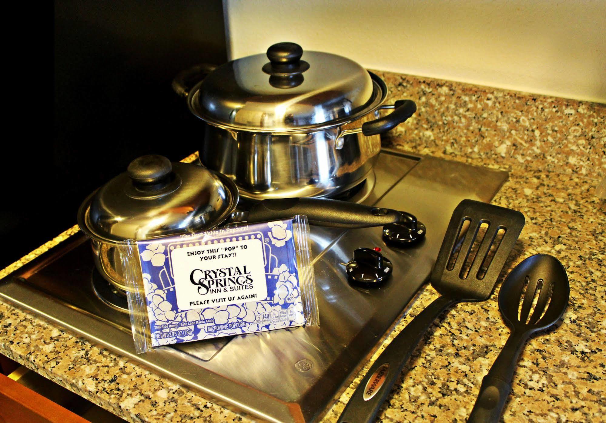 Crystal Springs Inn And Suites Towanda Extérieur photo