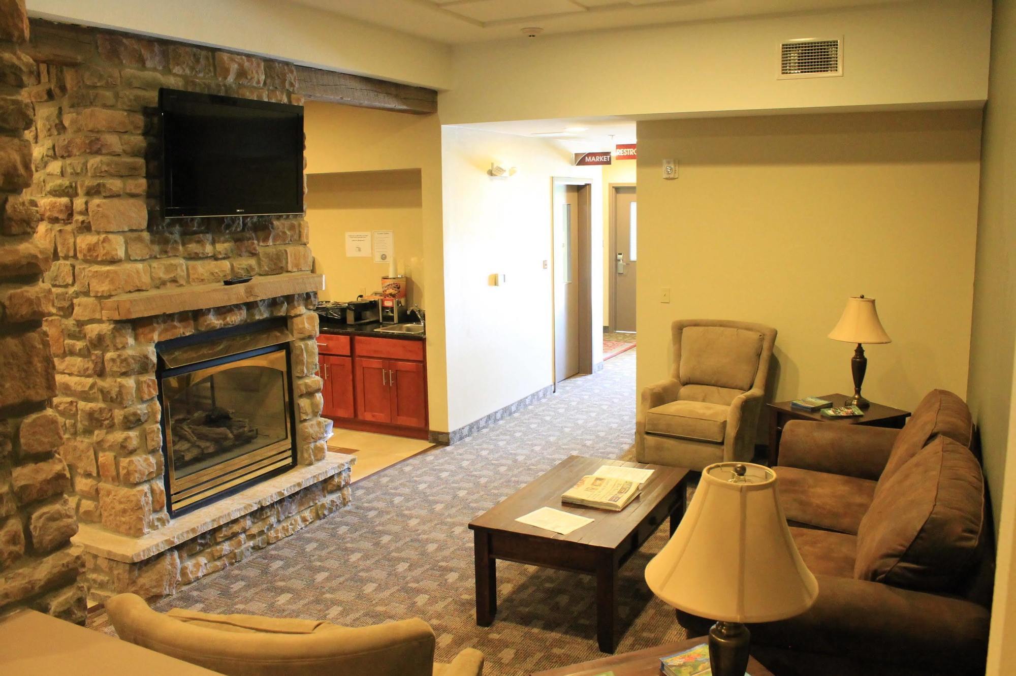 Crystal Springs Inn And Suites Towanda Extérieur photo